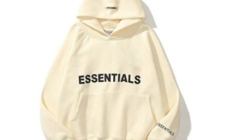 Stay Cozy and Stylish with the Essential Hoodie You Can’t Miss
