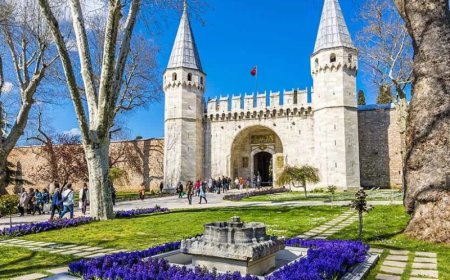 Topkapi Palace Museum: Discovering Istanbul's Imperial Splendor
